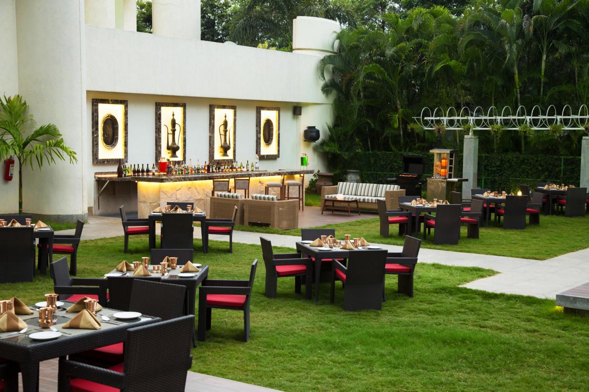 Ellaa Hotel Gachibowli Hajdarábád Exteriér fotografie